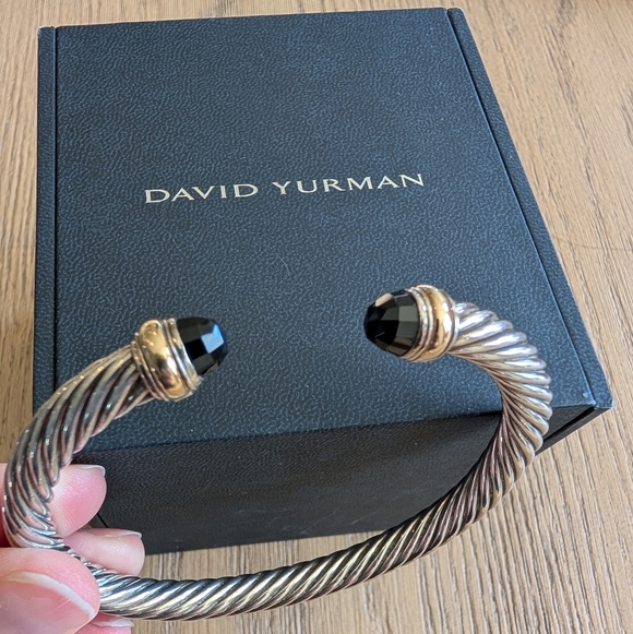 David Yurman Jewelry - Authentic David Yurman 7mm Classic Cable Bracelet with Black Onyx & Yellow Gold